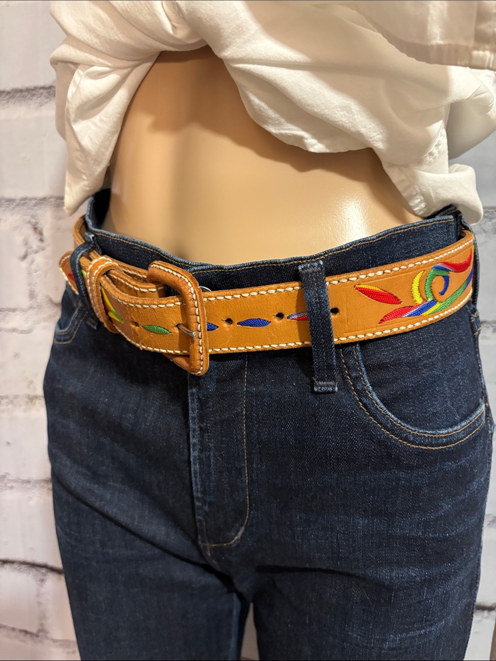 Gorgeous Artisan Vintage Leather Belt Size Small (0 -2 waist)